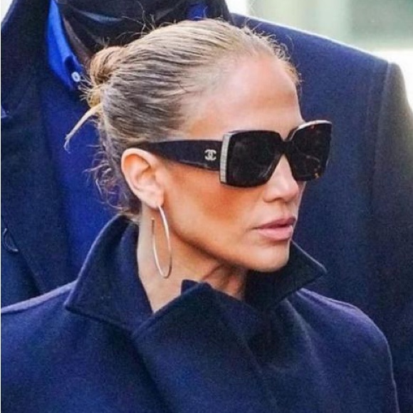 CHANEL RECTANGLE SUNGLASSES - Picture 5 of 11